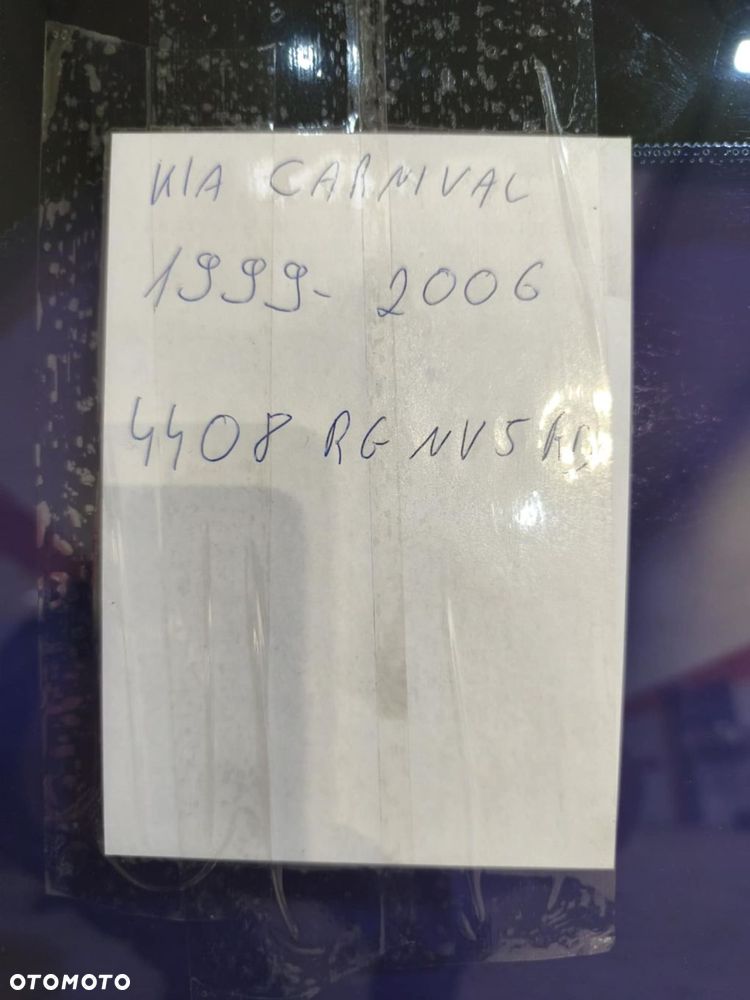 Szyba tylna karoseryjna prawa KIA CARNIVAL 1999-2006 MINIVAN - 2