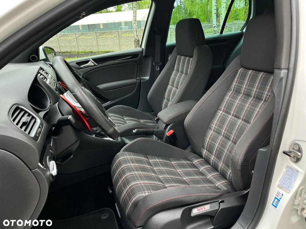 Volkswagen Golf 2.0 GTI DSG - 15