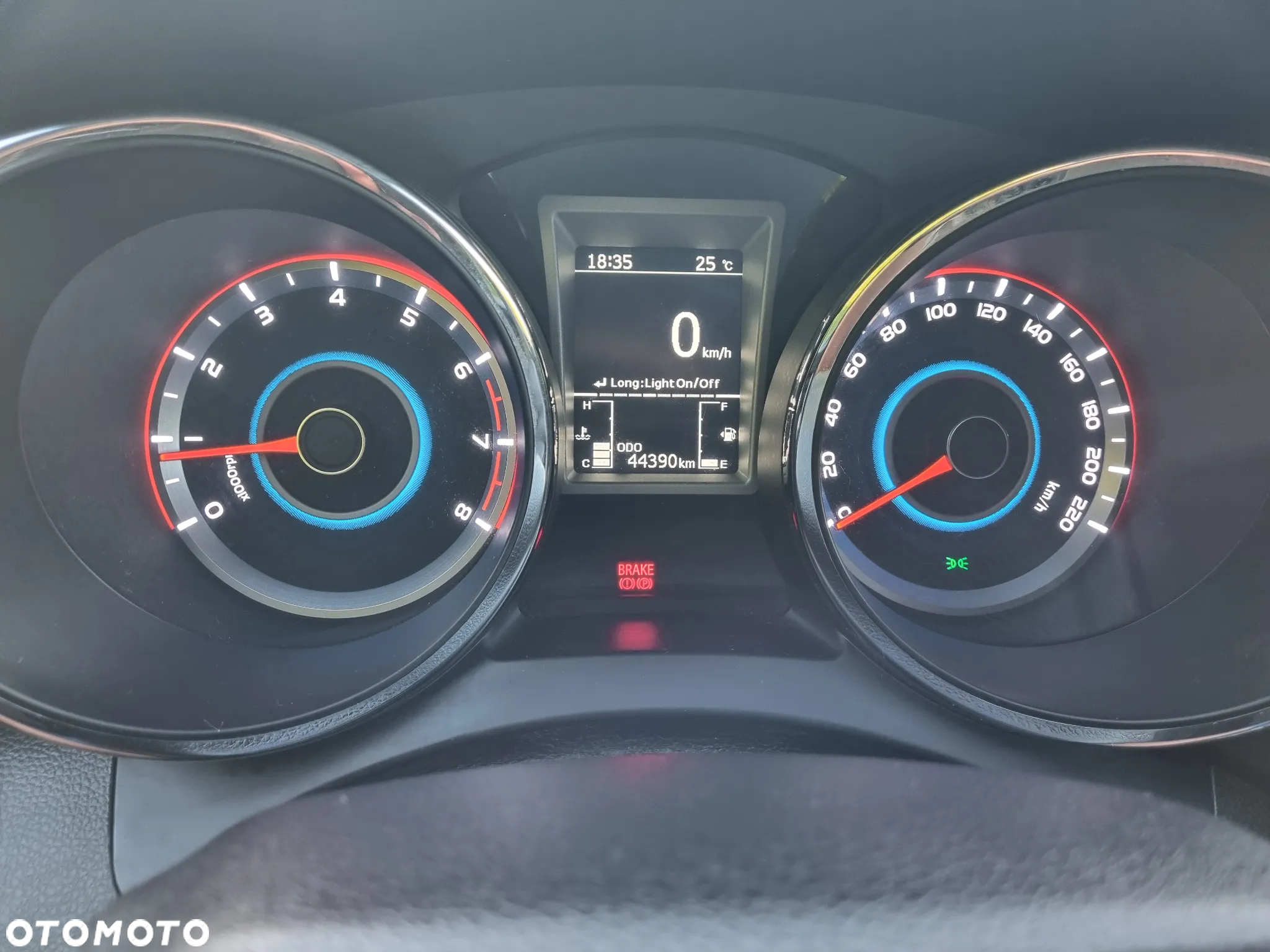 SsangYong/KGM Tivoli 1.6 Sapphire - 12