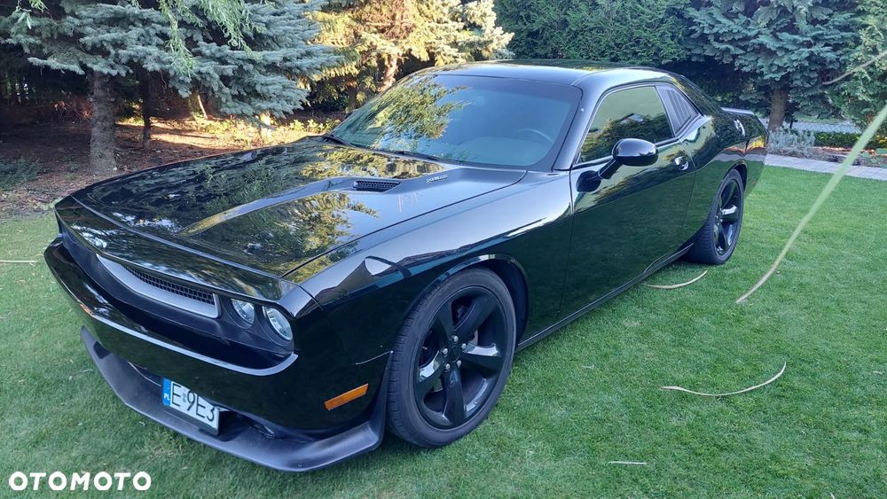 Dodge Challenger - 12