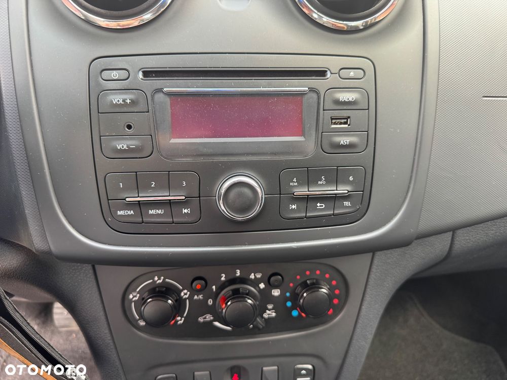 Dacia Sandero 1.2 16V - 25