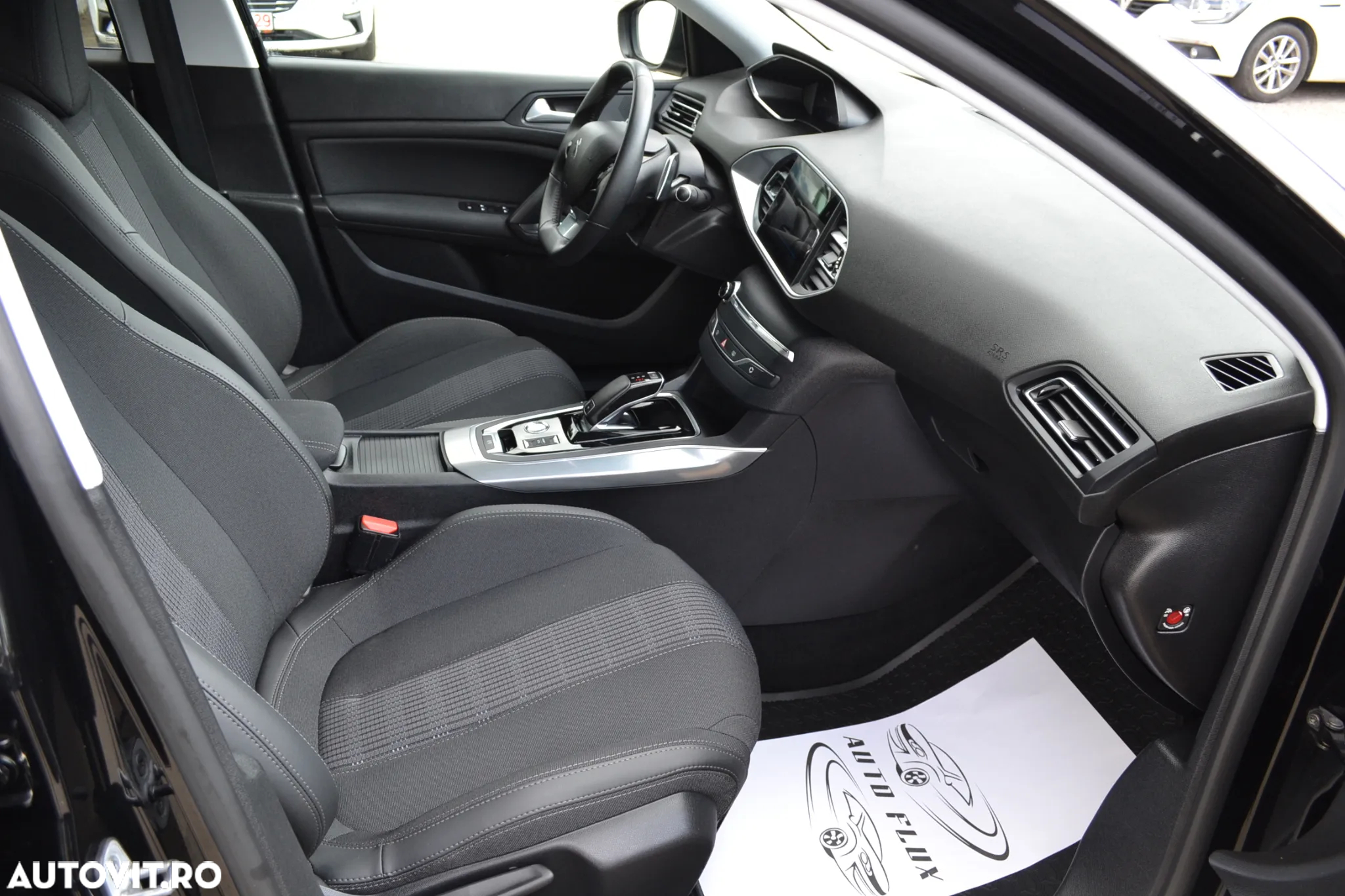 Peugeot 308 PureTech 130 EAT8 Allure - 31