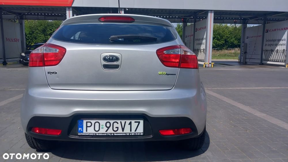 Kia Rio 1.2 L - 3