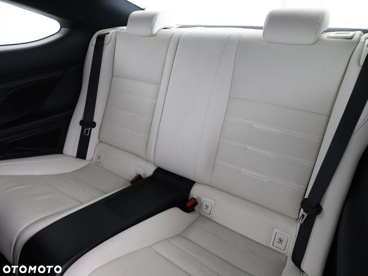 Lexus RC 300h F Sport - 17