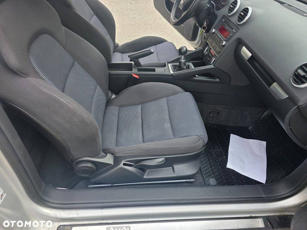 Audi A3 3-drzwiowe 1.6 Ambition - 33