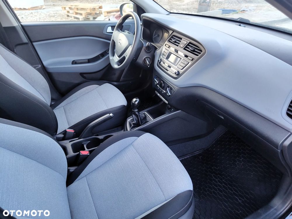 Hyundai i20 blue 1.2 - 20
