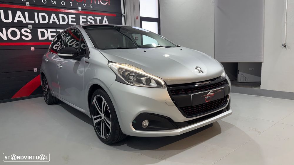 Peugeot 208 1.2 PureTech GT Line - 4