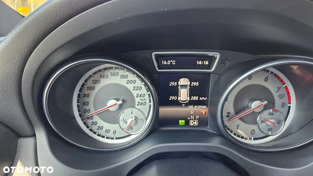 Mercedes-Benz GLA 200 7G-DCT AMG Line - 27