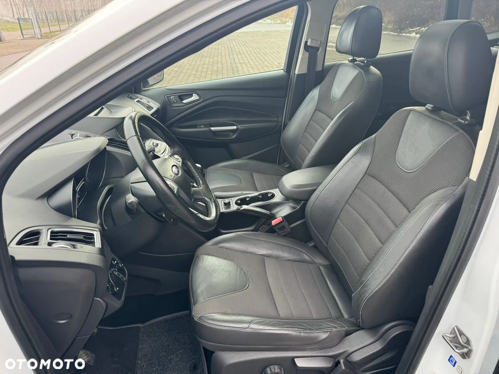 Ford Kuga 2.0 TDCi 2x4 Titanium - 10