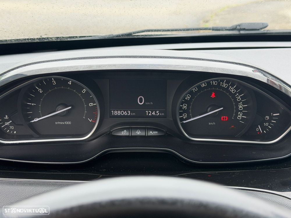 Peugeot 208 82 VTI Style - 13