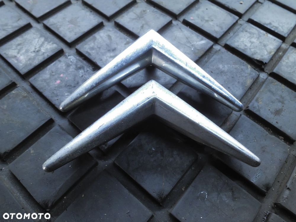 Znaczek Citroen C3 emblemat atrapy szewron szewrony chrom 02-05 9642692780 - 1