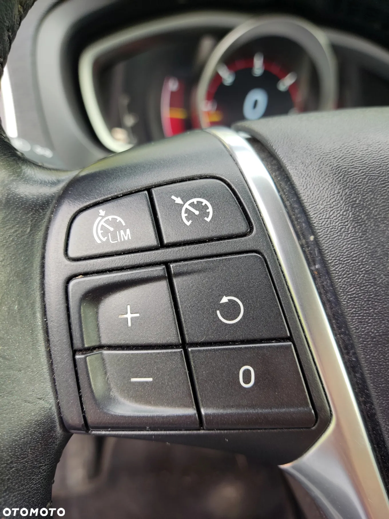 Volvo V40 D3 Momentum - 31
