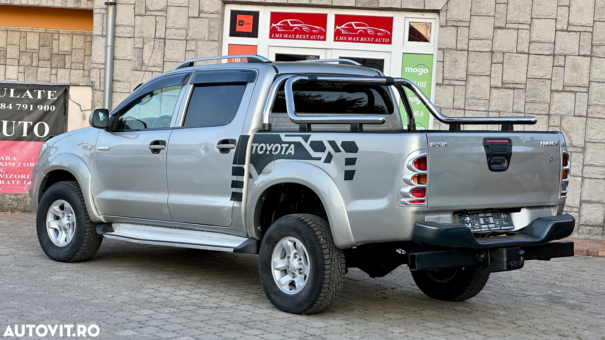 Toyota Hilux - 4