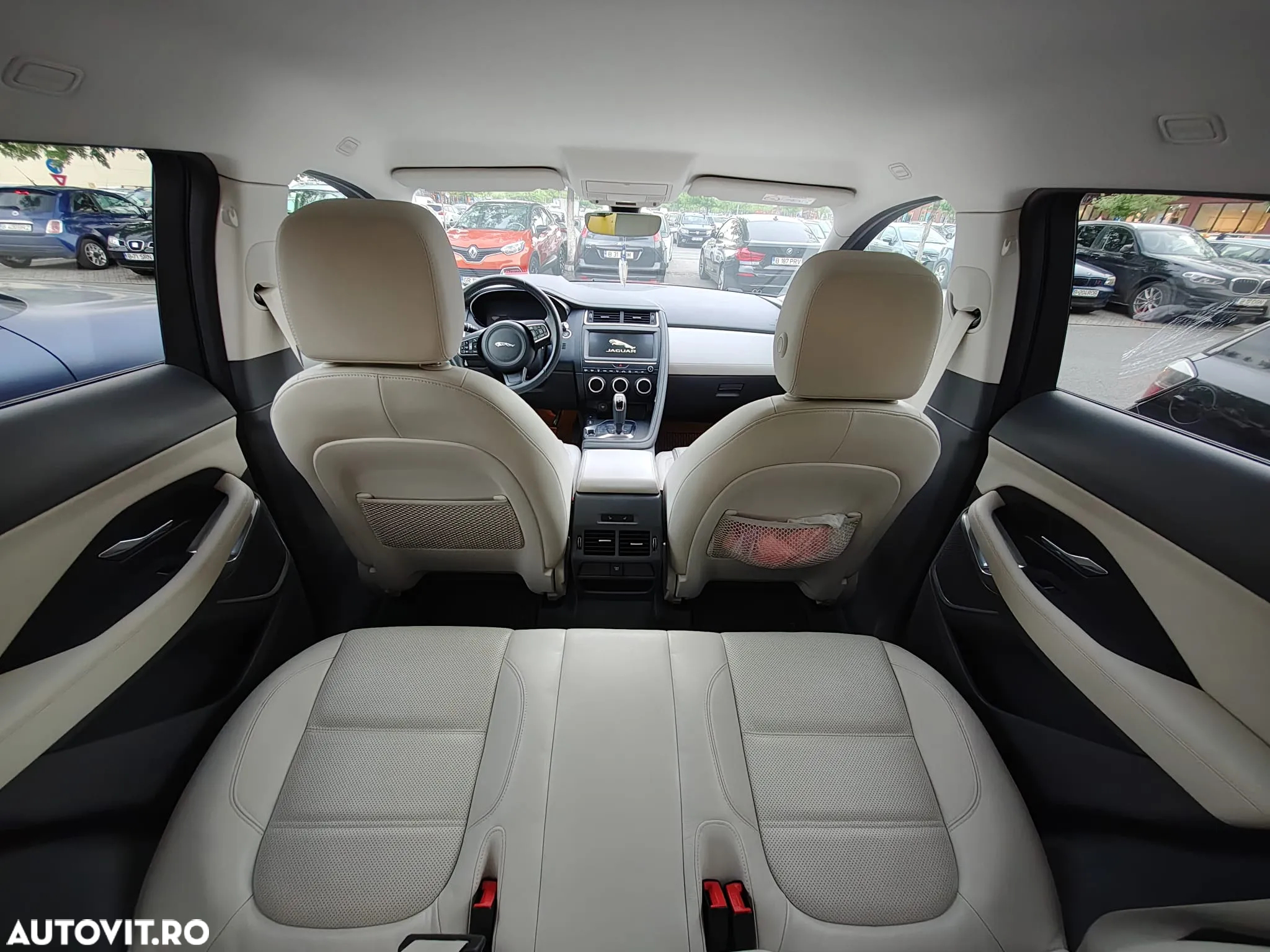Jaguar E-Pace P200 AWD R-Dynamic SE - 13