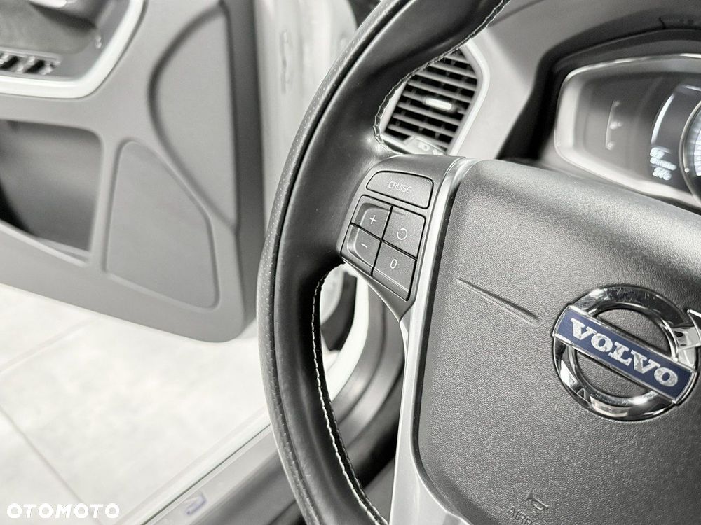 Volvo XC 60 D4 AWD Momentum - 29