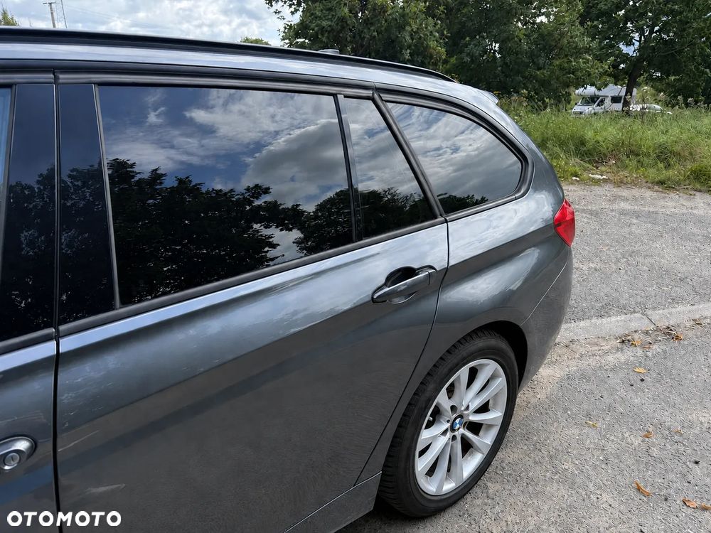 BMW Seria 3 318d Sport Line - 14