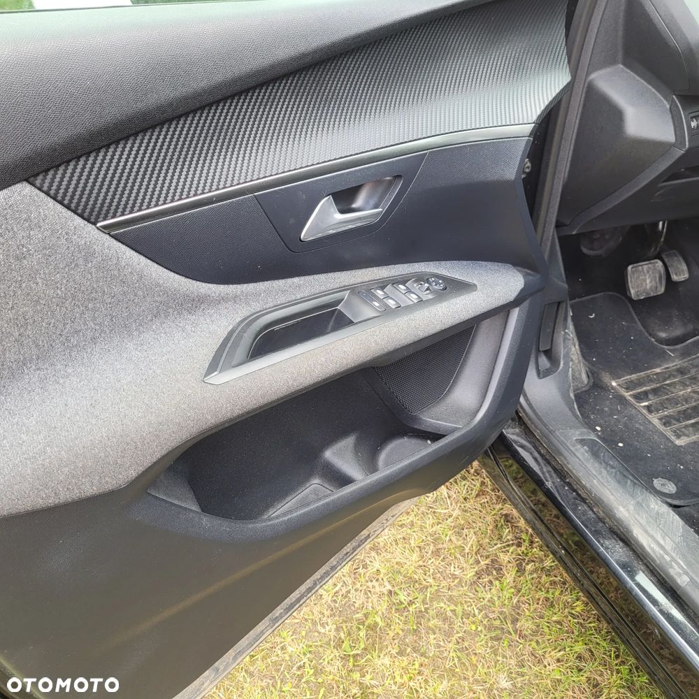 Peugeot 3008 1.6 BlueHDi Active S&S EAT6 - 9