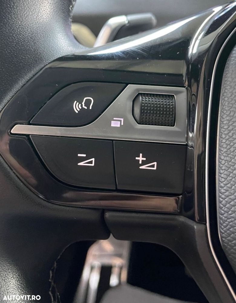 Peugeot 3008 Hybrid 225 e-EAT8 GT Pack - 37