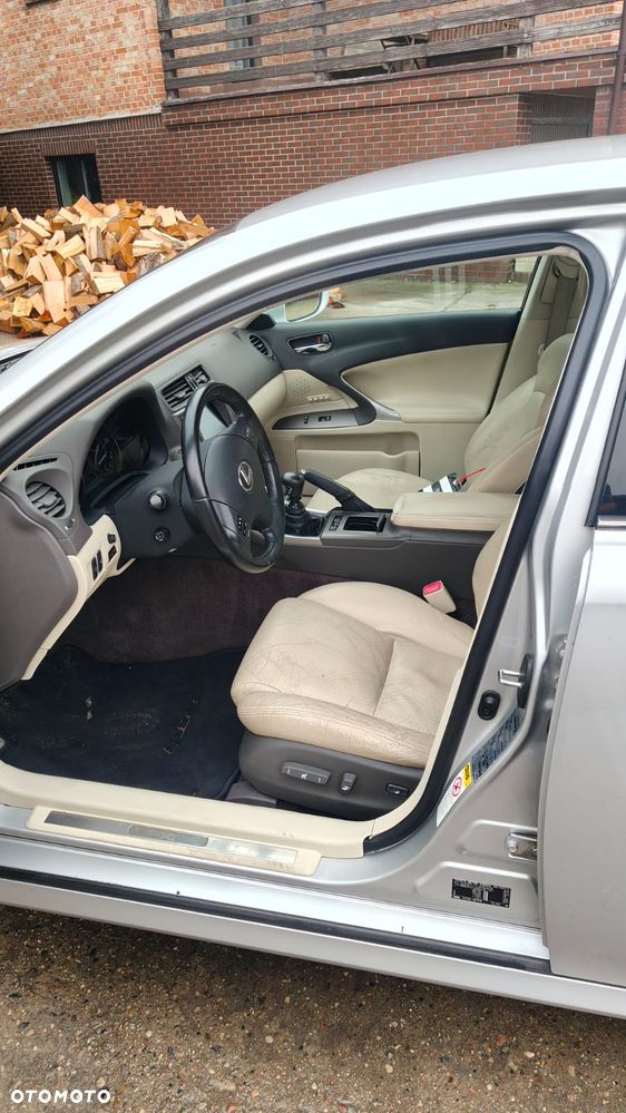 Lexus IS 220 D Prestige - 19