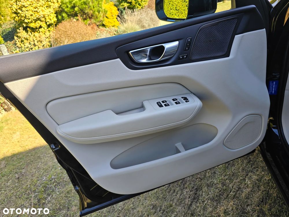 Volvo XC 60 B4 D AWD Plus Bright - 16