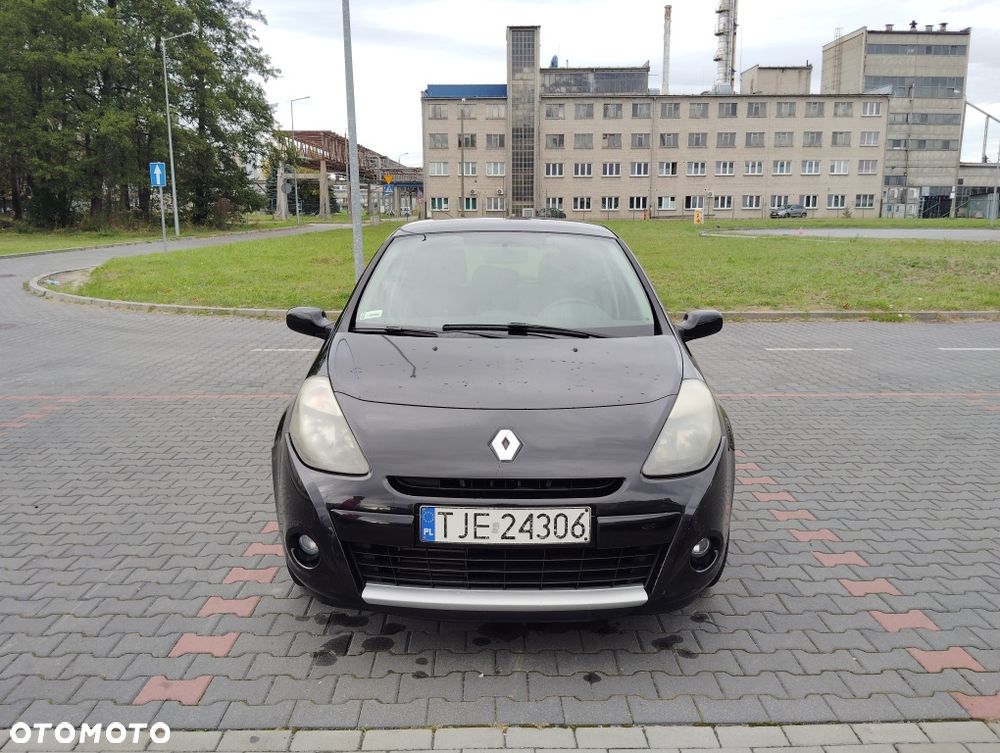 Renault Clio 2012 photo 2