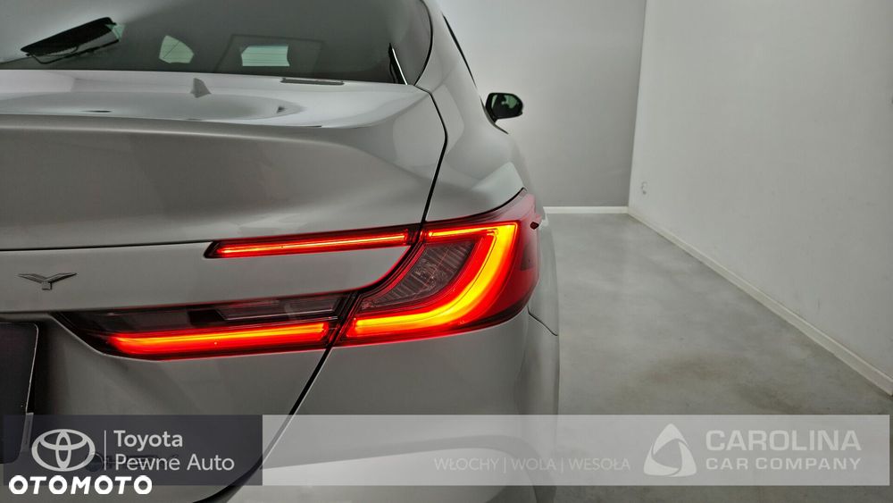 Toyota Camry - 24