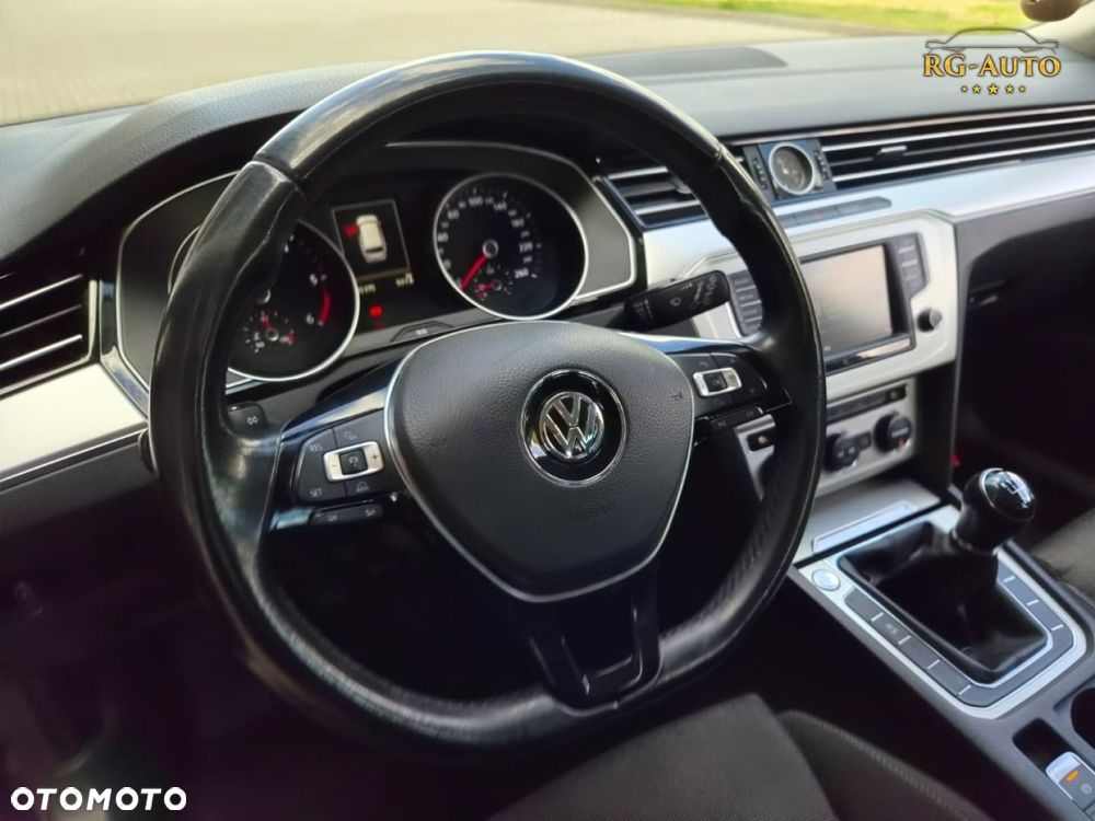Volkswagen Passat - 23