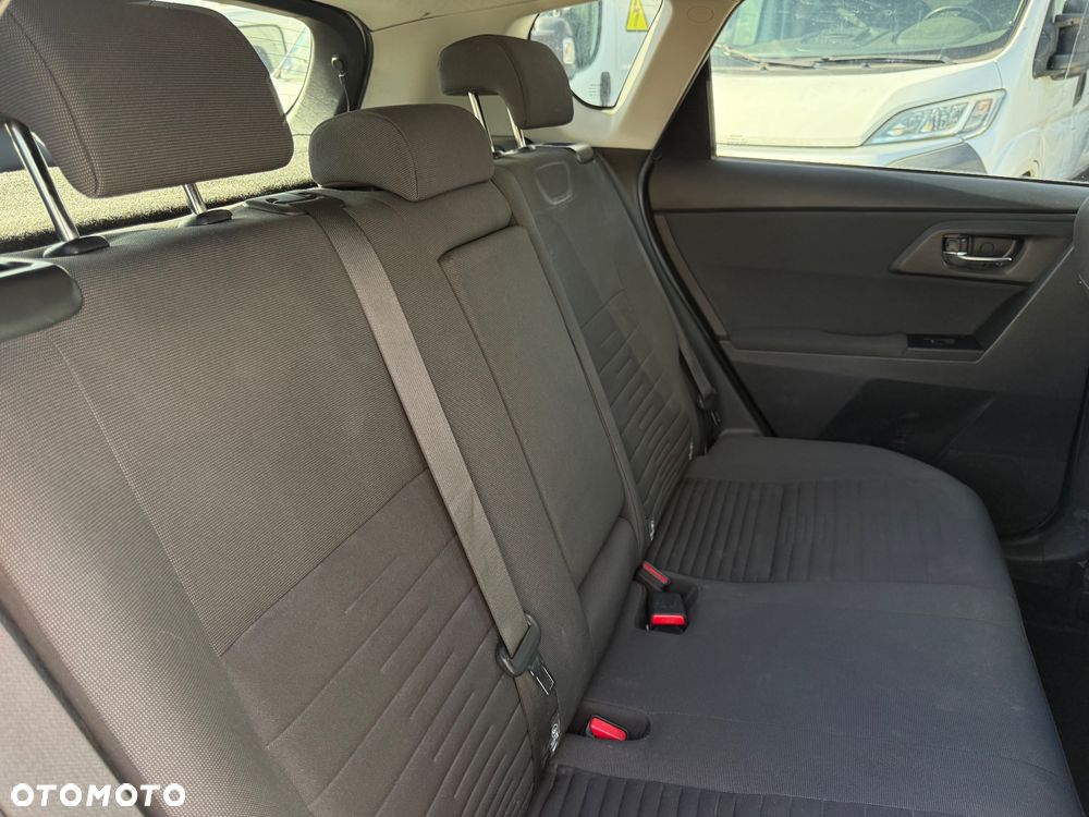Toyota Auris - 12