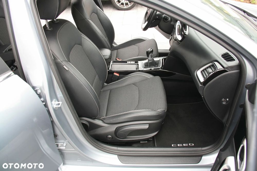 Kia Ceed 1.4 T-GDI OPF Platinum Edition - 23