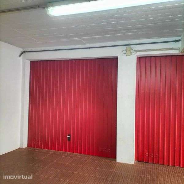 Garagem box em Alcochete , próximo dos Bombeiros - Grande imagem: 2/4