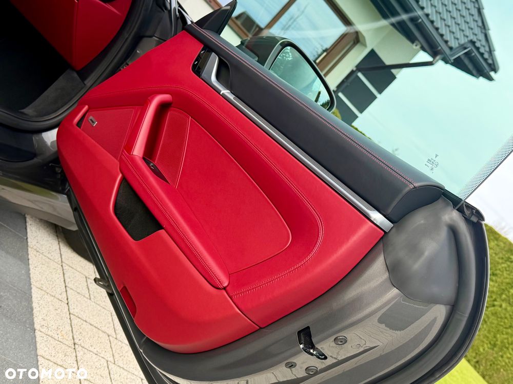 Porsche 911 Carrera 4S - 27