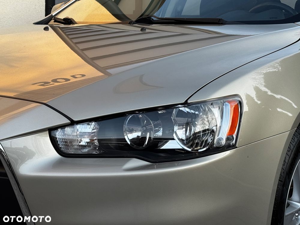 Mitsubishi Lancer - 2