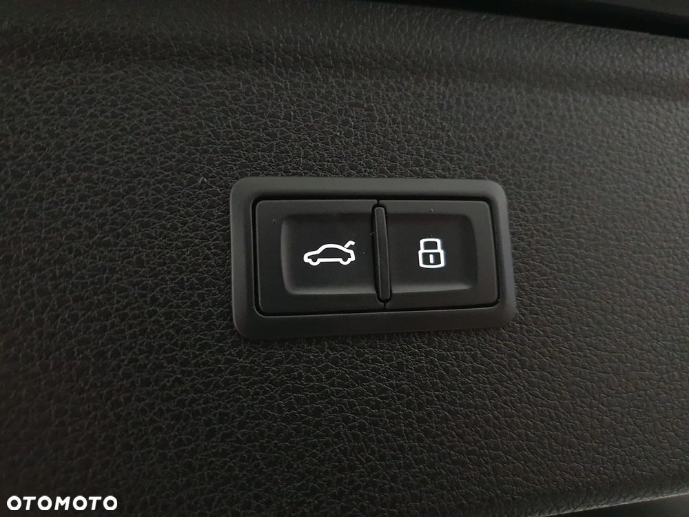 Audi Q5 40 TDI quattro S tronic S line - 38