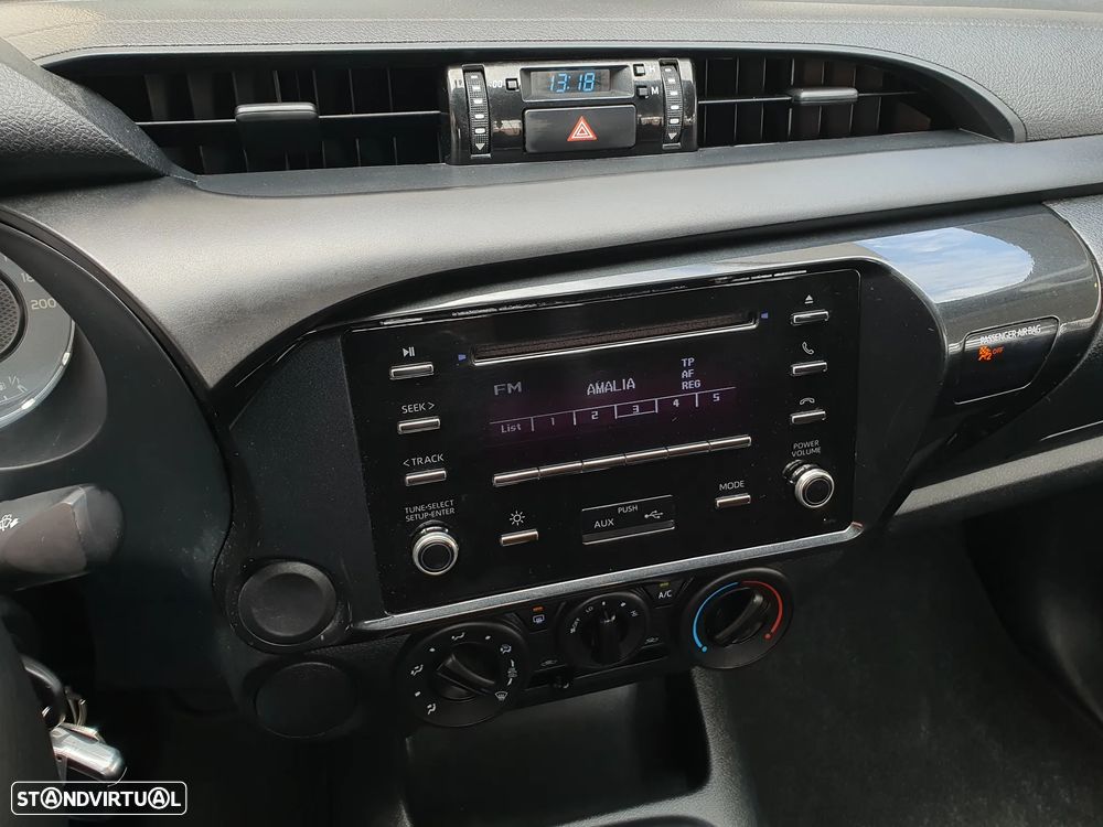 Toyota Hilux 2.4 D-4D 2WD CE CM - 17