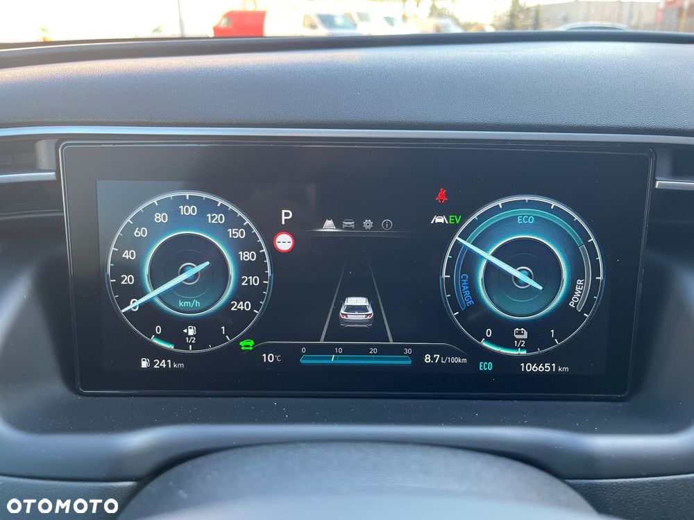 Hyundai Tucson 1.6 T-GDi HEV Executive 2WD - 23