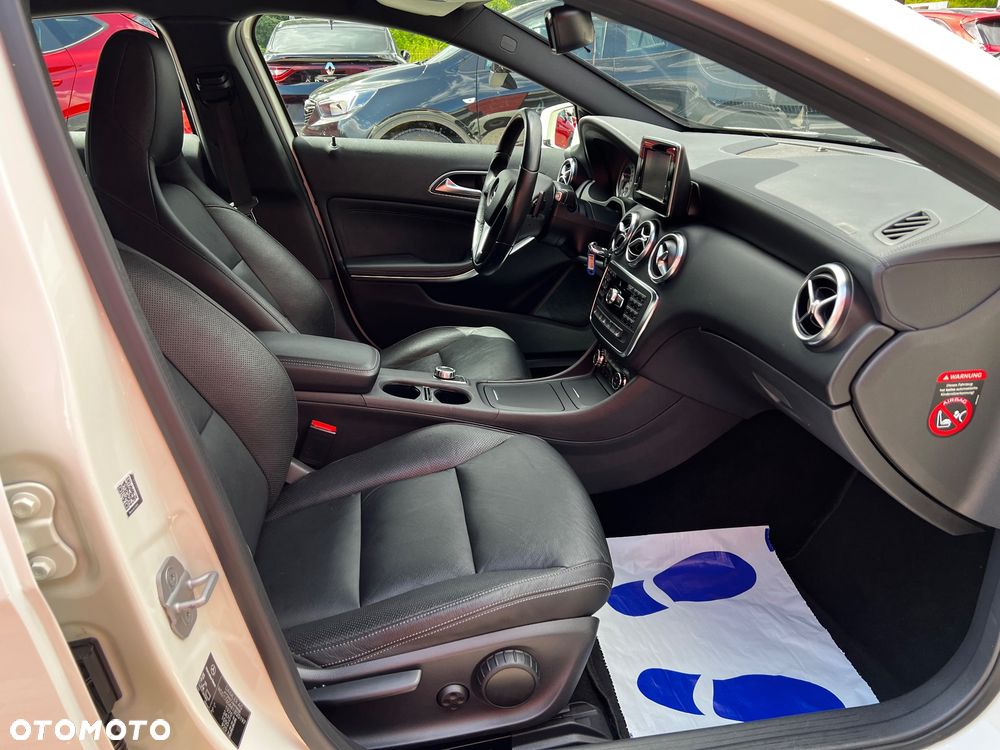 Mercedes-Benz Klasa A 250 7G-DCT AMG Line - 7
