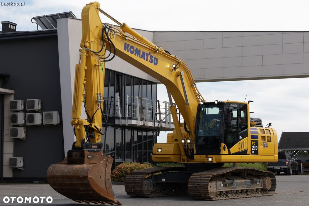 Komatsu PC210LC-11 - 1