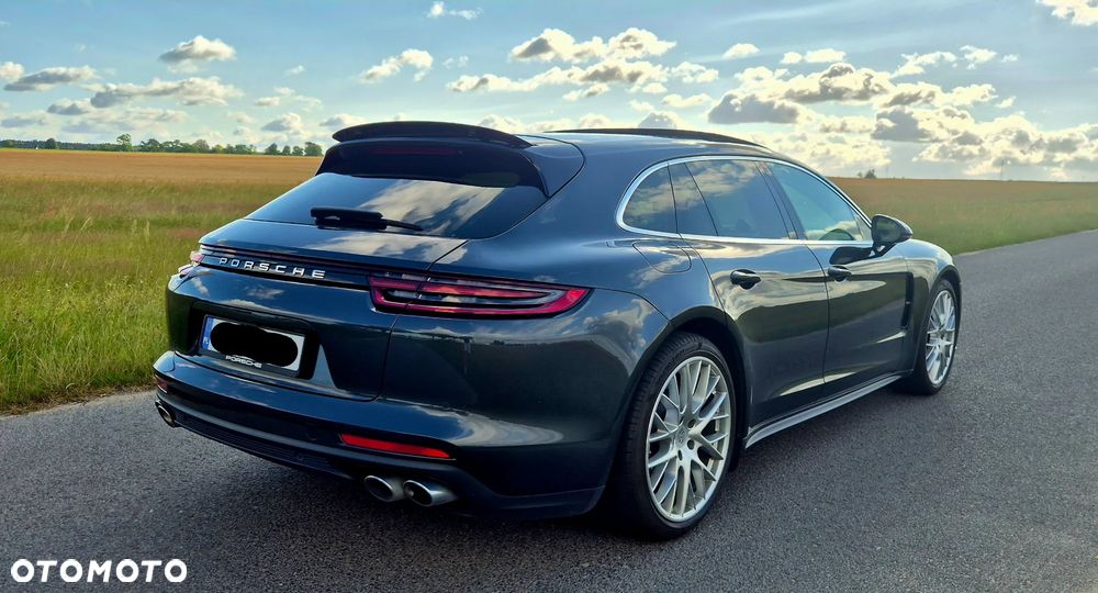 Porsche Panamera 4 E-Hybrid - 1