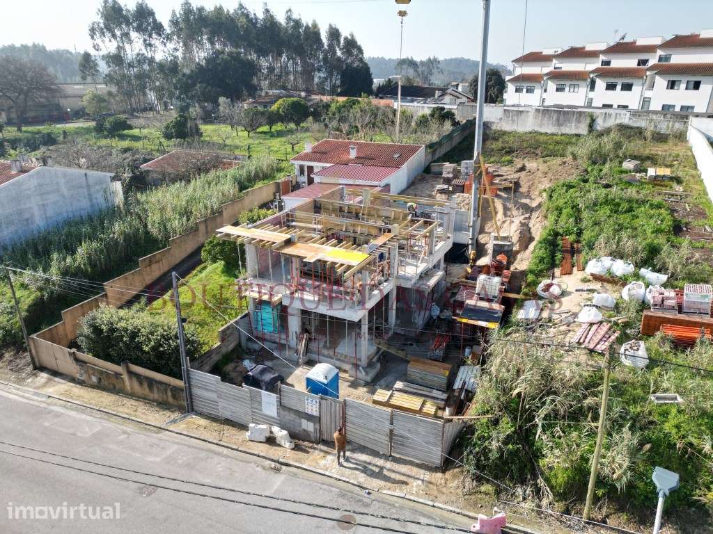 Moradia T4 Nova com Piscina São Félix da Marinha - Grande imagem: 2/25