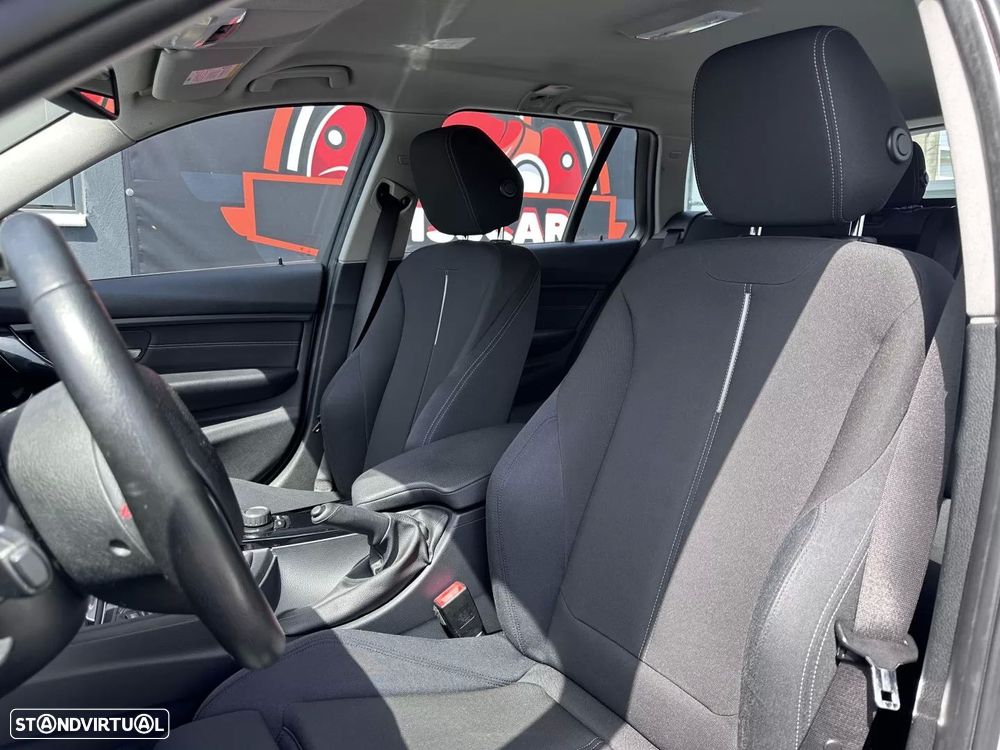 BMW 318 d Sport Line - 30