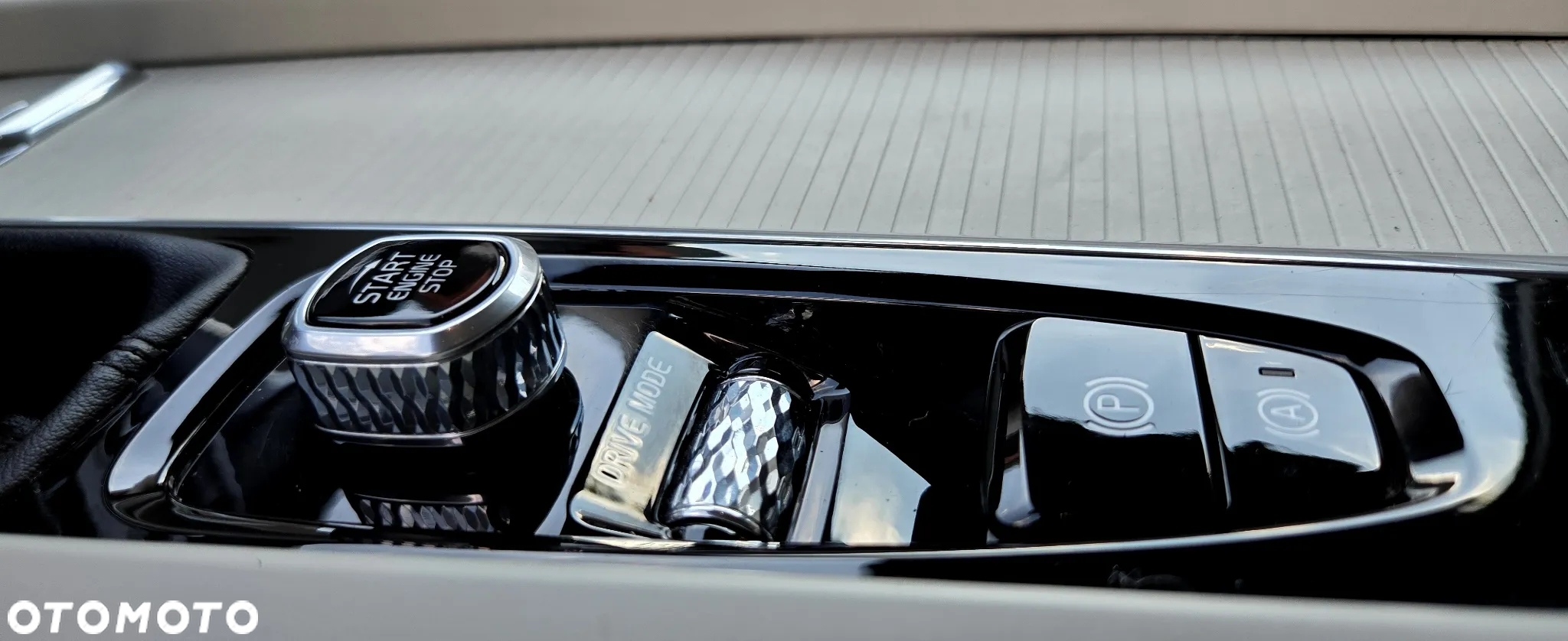 Volvo XC 60 D4 Momentum Pro - 31