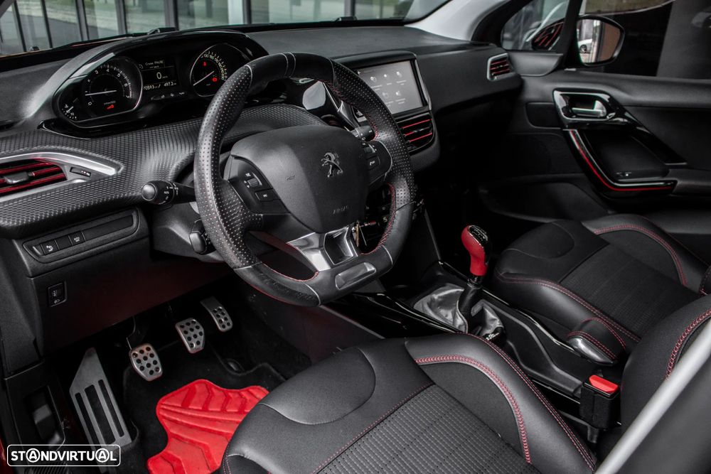 Peugeot 2008 1.2 PureTech GT Line EAT6 - 27