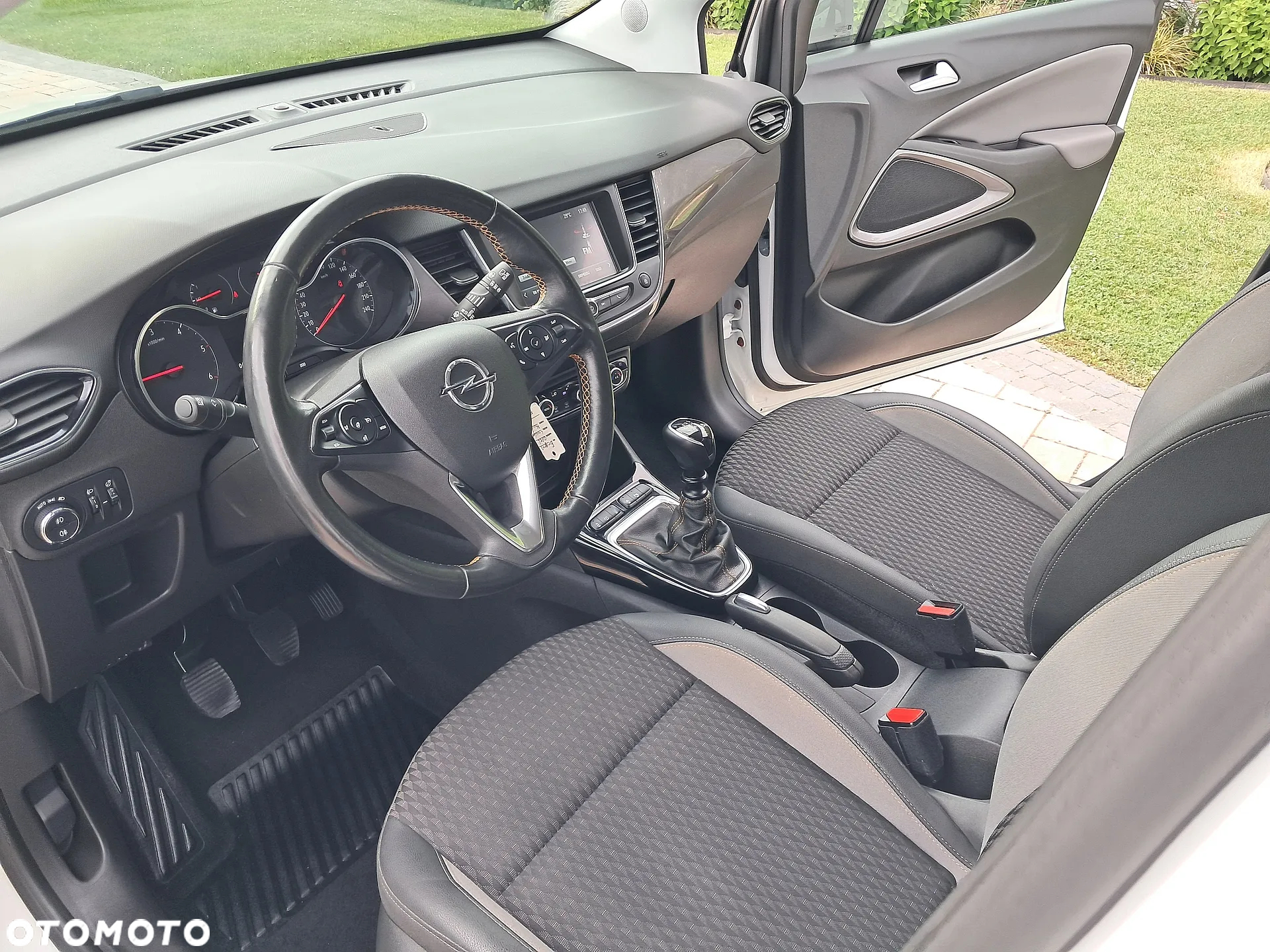 Opel Crossland X - 14