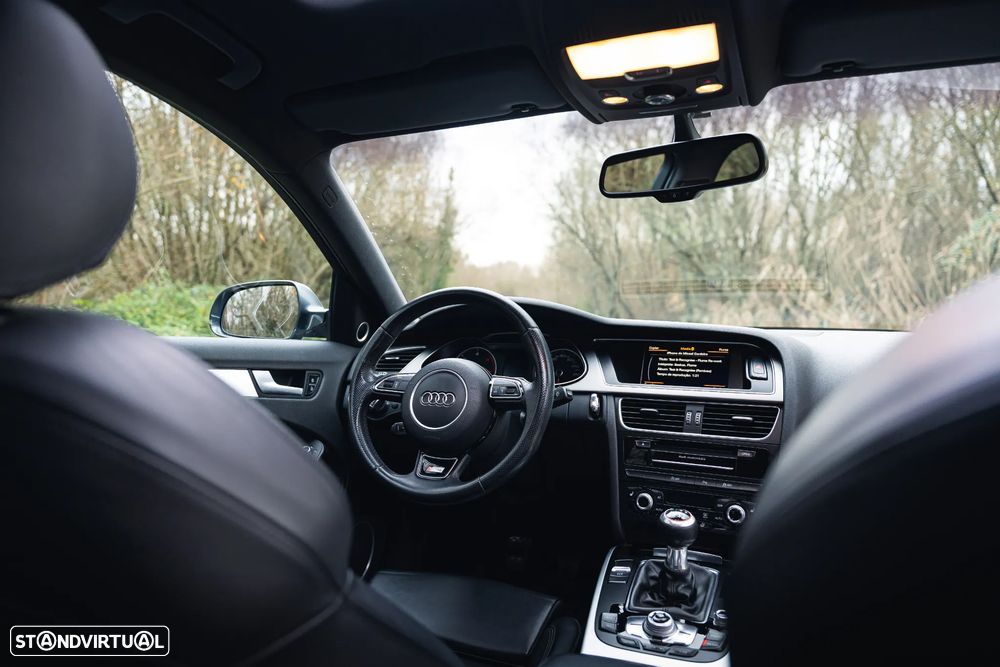 Audi A4 2.0 TDI DPF S line Sport Pack - 46