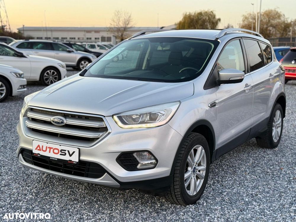Ford Kuga 2.0 TDCi 2x4 Aut. Cool & Connect - 2