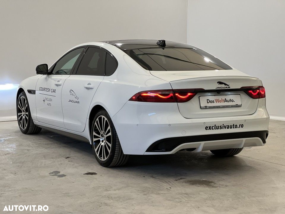 Jaguar XF - 32