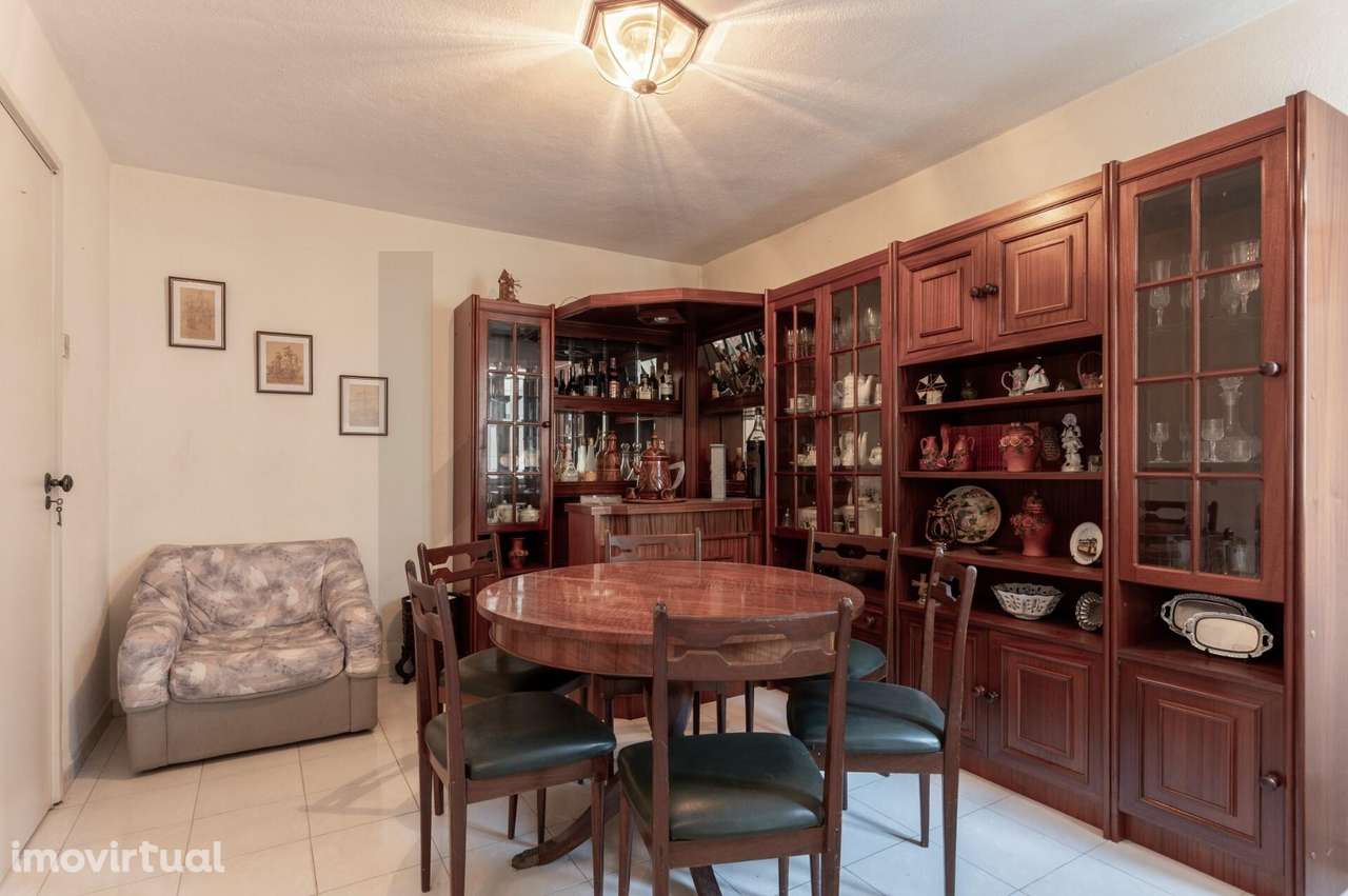 Oportunidade Única em Marvila! T3 Para Remodelar, Investimento Garanti - Grande imagem: 2/26