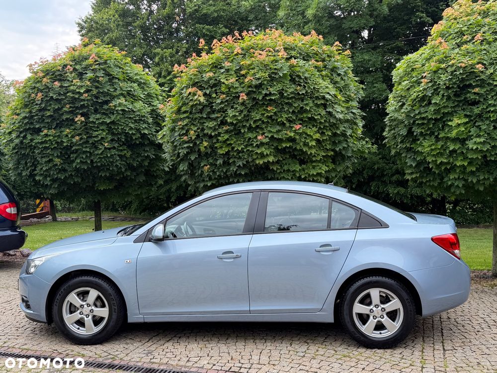 Chevrolet Cruze 1.6 - 6