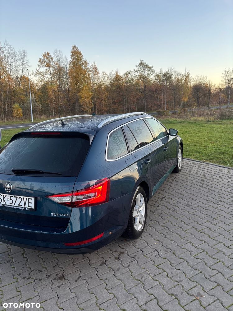Skoda Superb 2.0 TDI Ambition - 14