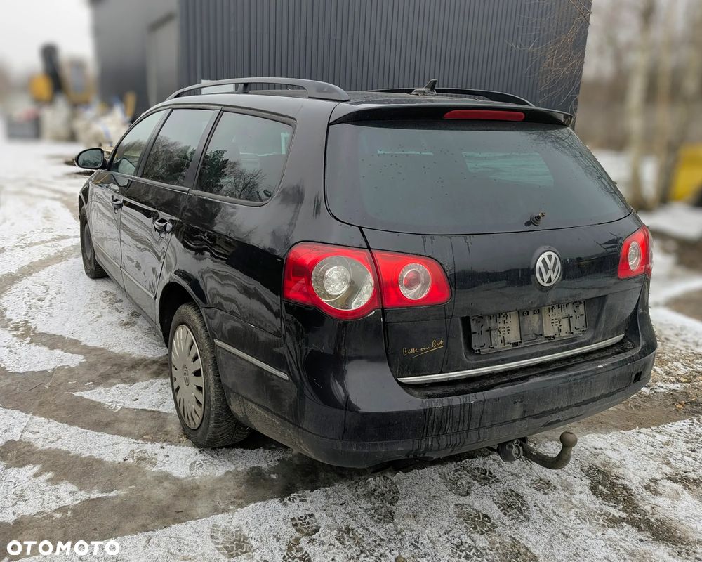 VW Passat B6 kombi 2.0 BMP L041 na części - 9